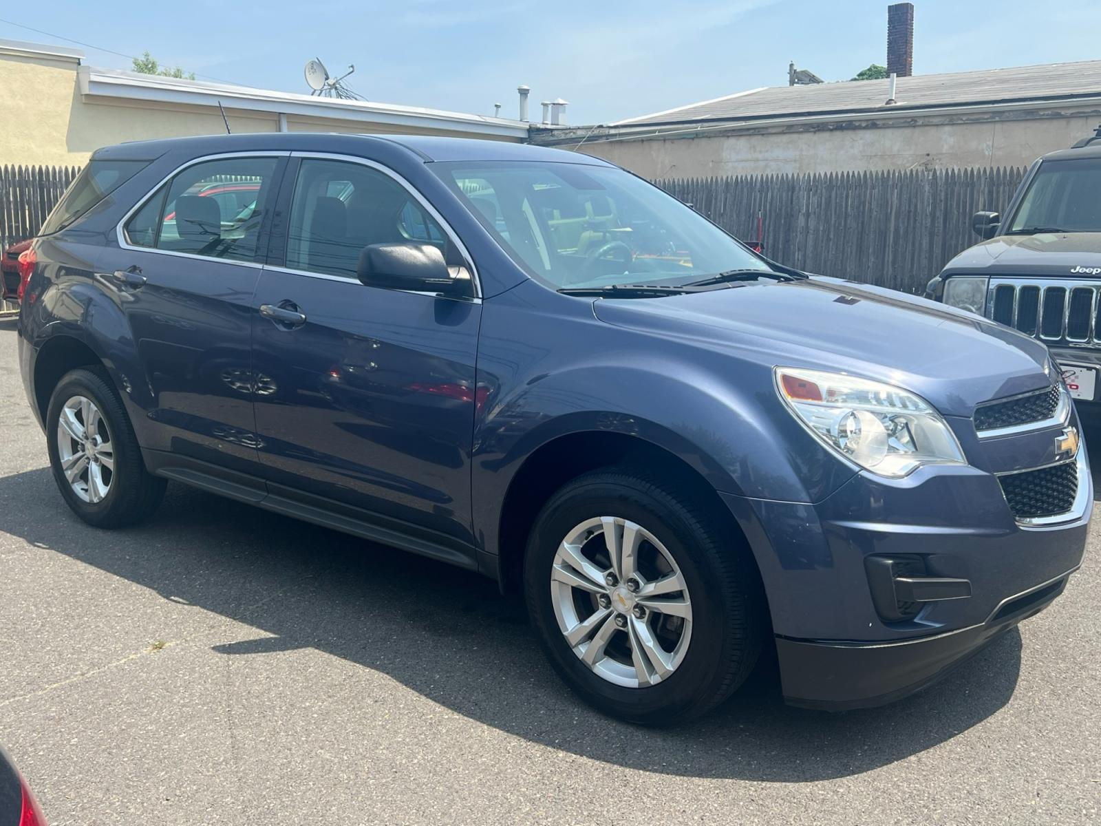 2014 Blue /gray Chevrolet Equinox (2GNALAEK4E6) , located at 1018 Brunswick Ave, Trenton, NJ, 08638, (609) 989-0900, 40.240086, -74.748085 - Super Clean Chevy Equinox with only 69k miles on it, serviced up and ready to go. Call Anthony to set up an appt to see and drive, 609-273-5100 - Photo #1